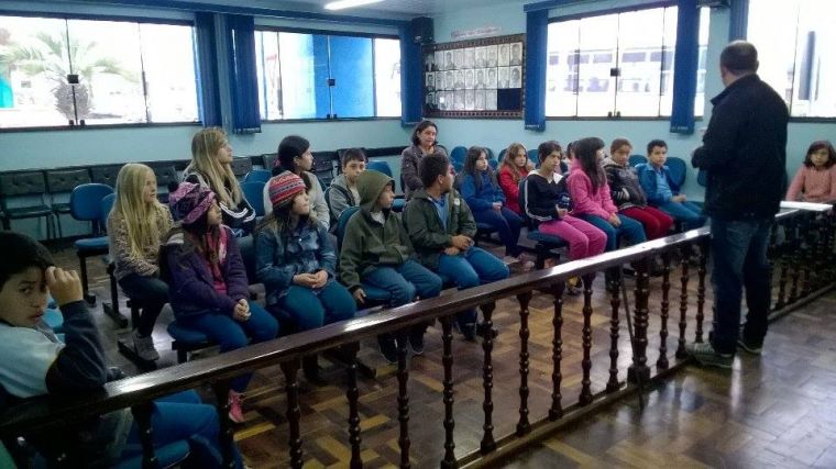 Câmara de Vereadores recebe visita dos alunos do 4º ano  